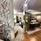 arredo_bagno_moderno_con_rivestimento_floreale___showroom_living_progetto_casa_castiglione_olona